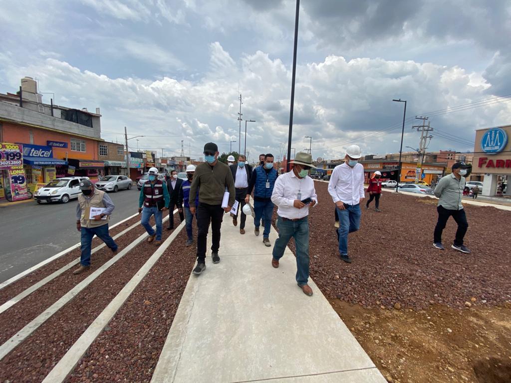 gente caminando parque héroes de tecámac proyecto del año sedatu México 